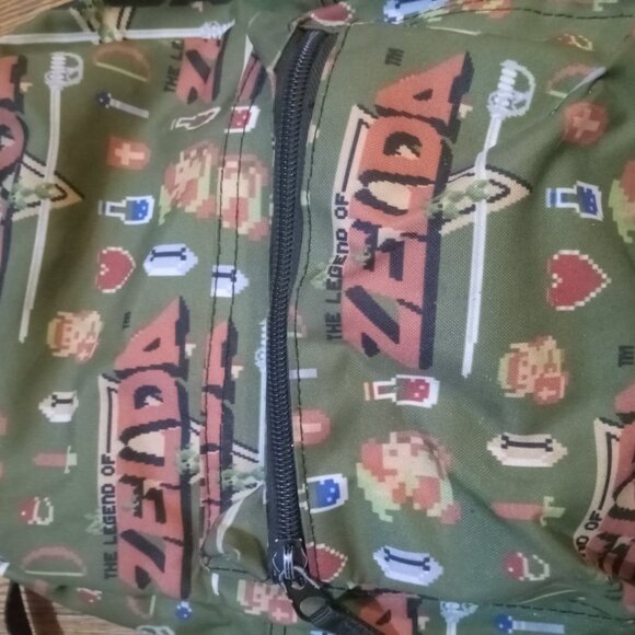 Old-school Legend of Zelda mini backpack - Picture 2 of 3